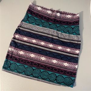 CHARLOTTE RUSSE Patterned Mini Skirt
